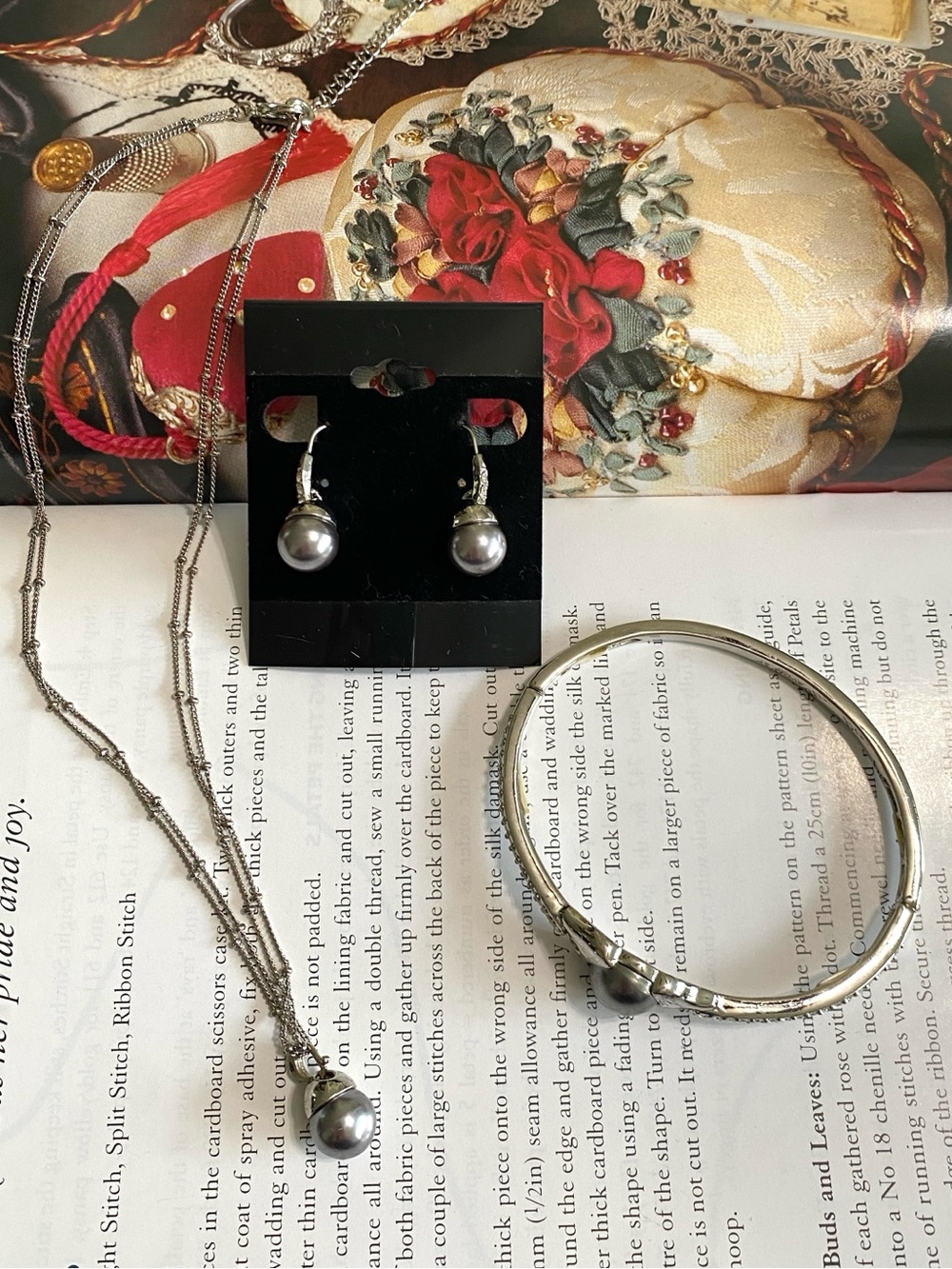 Vintage Avon Silver Tone Gray Pearl Necklace Bracelet & Drop Earrings Set